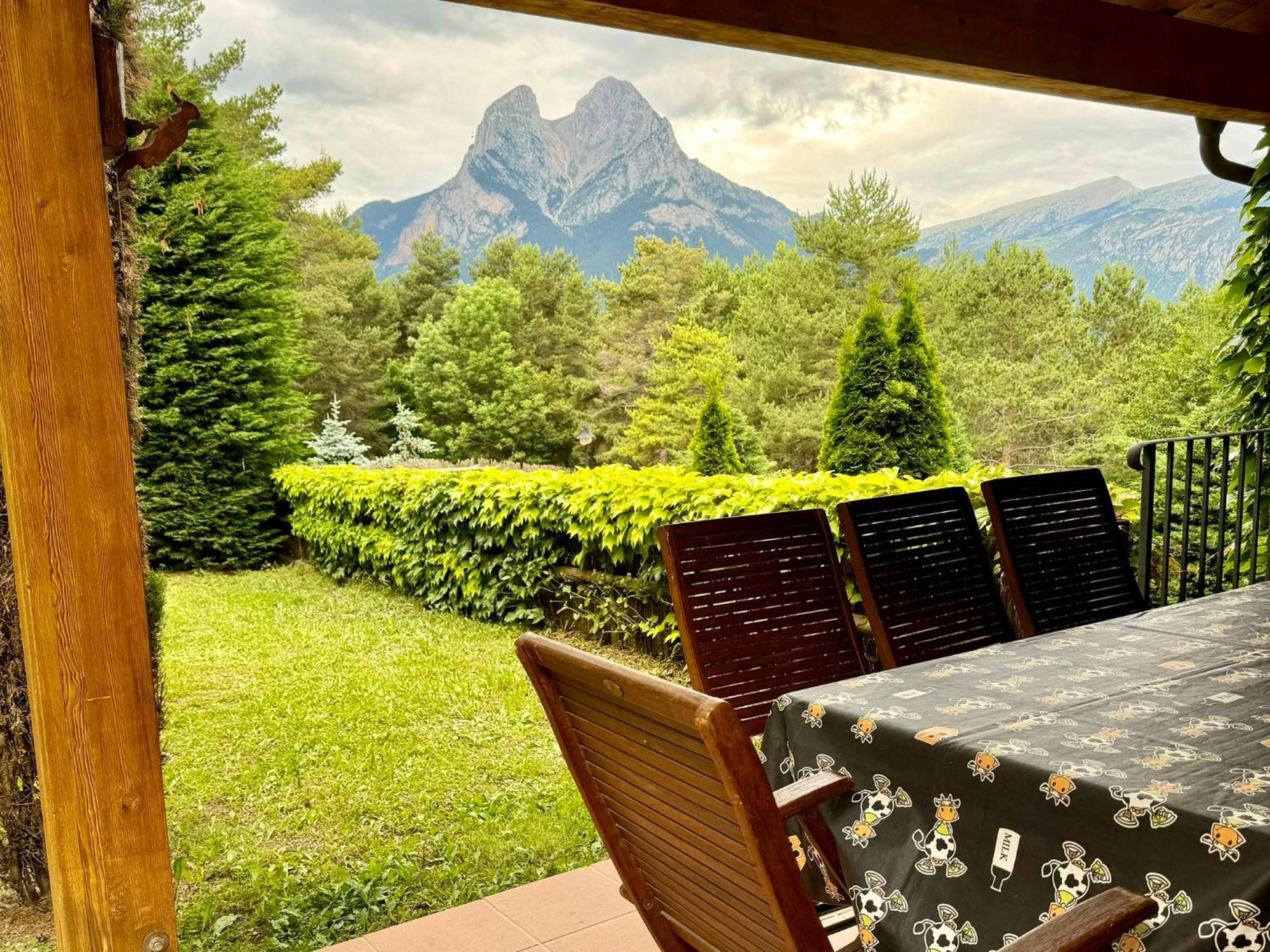 Cal Roig - Pedraforca Villa ซัลเดส ภายนอก รูปภาพ